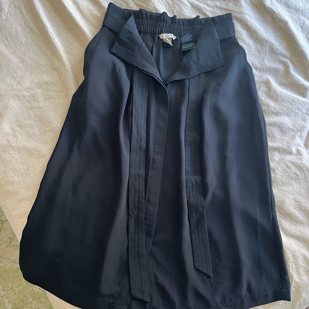 H&M Classic Black A-Line Skirt